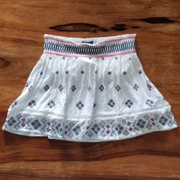 Aeropostal Cape Juby Geometric Shape Top - Picture 4 of 10